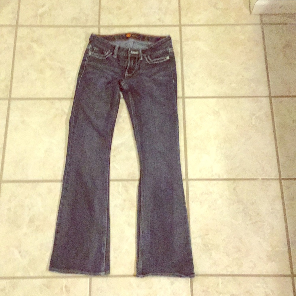 Bootcut blue jeans